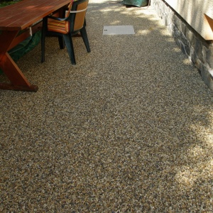 kamenný koberec na chodníku 3.JPG